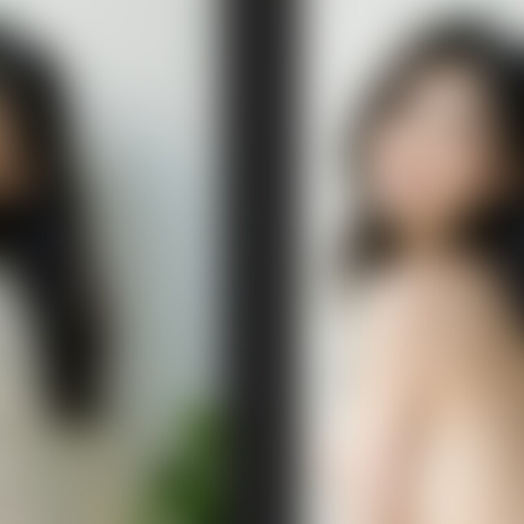 着衣と脱衣を並べた画像です。画像№467