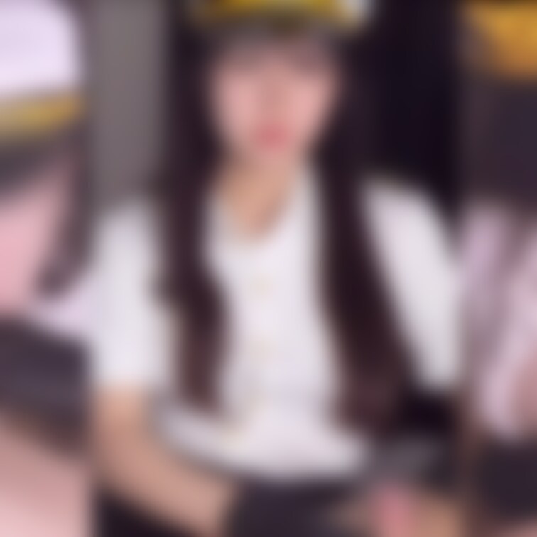 ポリスの格好で黒の手袋しながら手コキ&フェラ&パイズリで気持ち良くさせて最後は手コキで逝かせた動画フルだよ💖

*こ