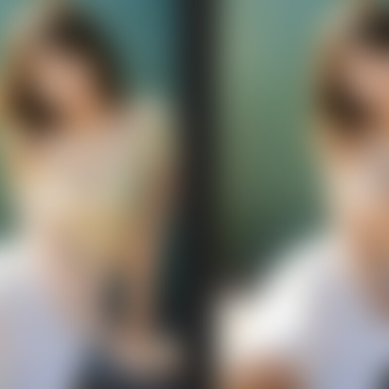 着衣と脱衣を並べた画像です。画像№484