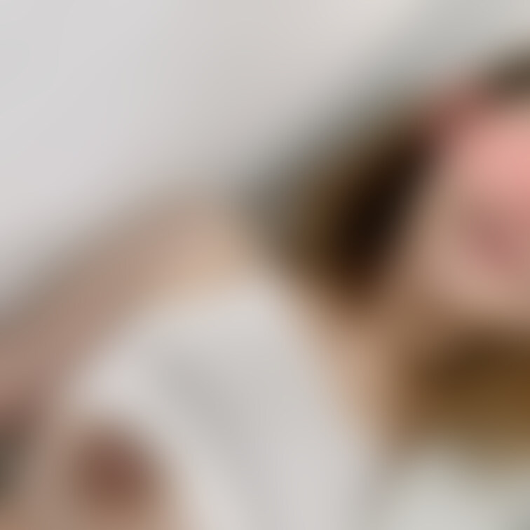 顔出し❤︎セクシーなポーズ勉強中💕