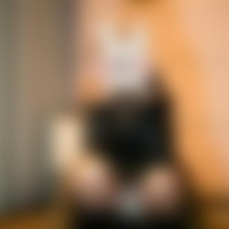 その辺を普通に歩いているお○○○さんに偽装した露出ちゃん！
優秀なので「普通のポートレート」という設定でしたが、「パン
