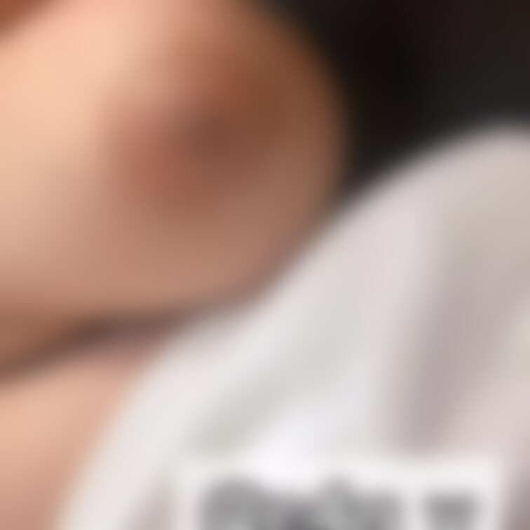 さわさわ🕊  ͗ ͗〰︎︎♡
むねとちくびをさわさわしてる動画です😖
○○○フルVer.単品販売👀𓈒𓏸