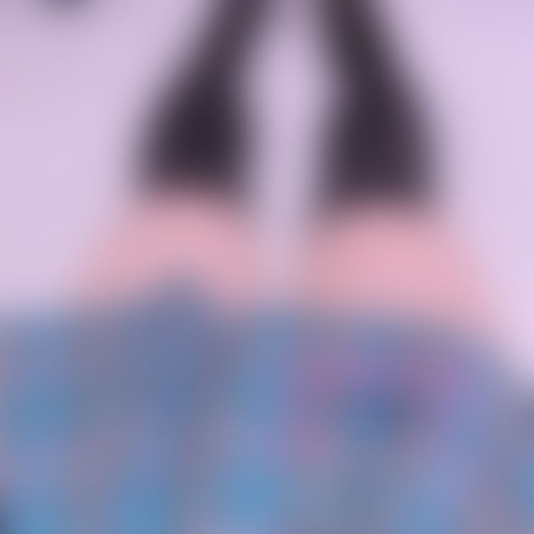 ニーハイパンチラです!
感想お待ちしています🥺