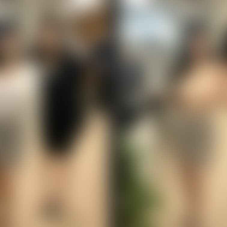 着衣と脱衣の並べた画像です    画像№1563