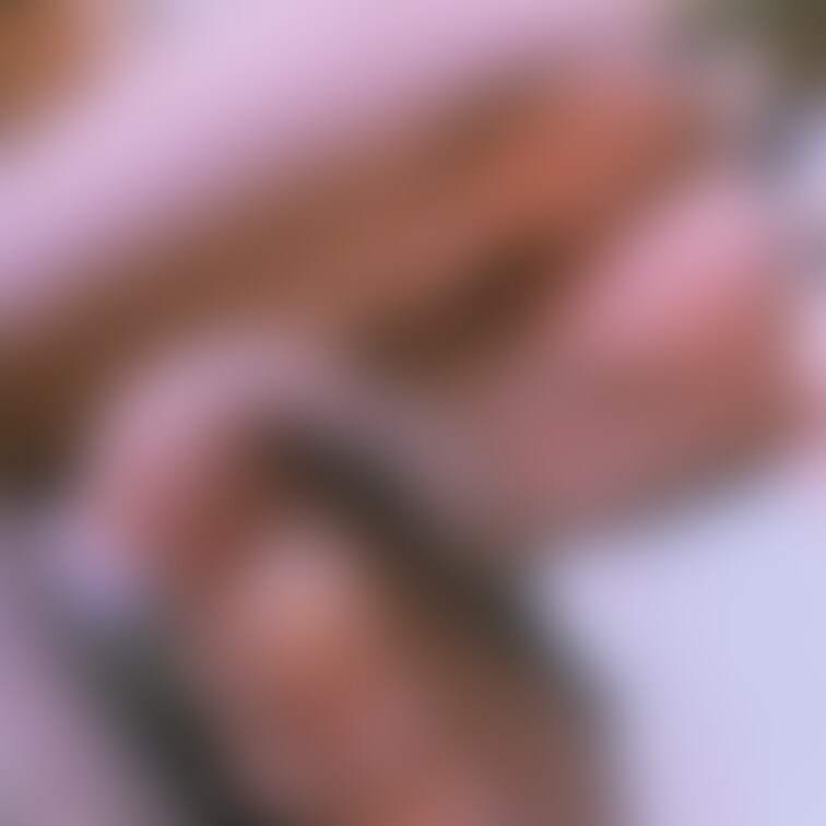 事後のるーちゃん︎︎︎☺︎

めちゃくちゃ色っぽいでしょ😚

ちょっと休憩させてとか言われても、おちん入れちゃい