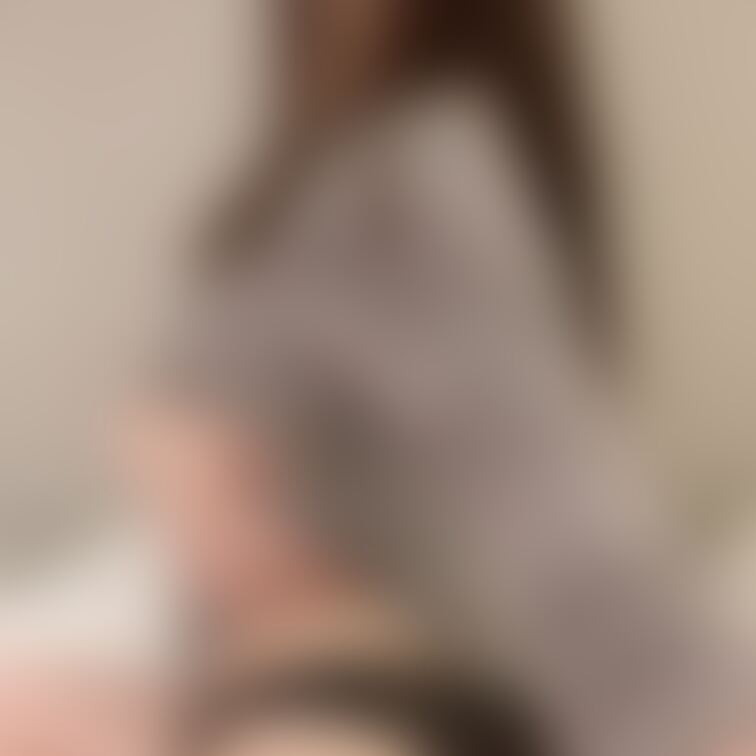 自撮りは難しいですね😉💦
またこのトップスです💦💦

少しセクシーなパンティで夜のひとりゴロゴロタイムを満喫してま