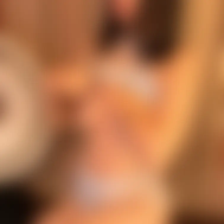 これは脱ぎながらなんか考え事してますね🙄