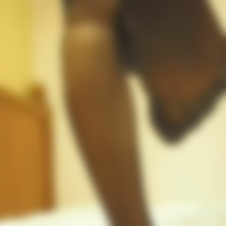 ミスマッチですが
パンツとブラジャーが違うのバレバレです(^▽^;)
それも新鮮かもね。

黒ストッキングはエロ