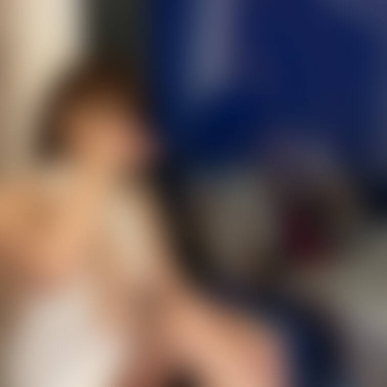涼しいけどぉ、、、
おっぱい、、見えちゃいそうだよぉ。。。