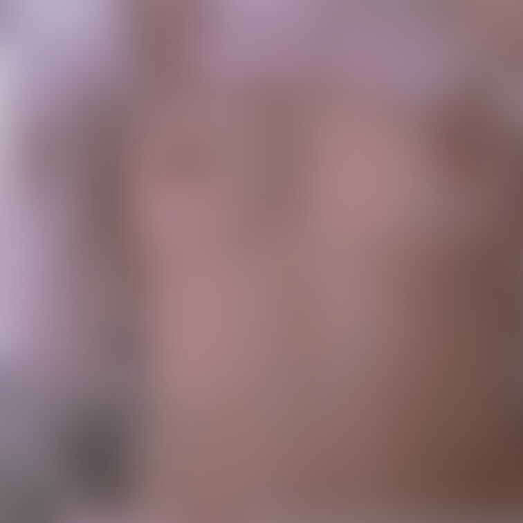 朝から盛って最高の起こし方をしてくれる彼女どうですか？❤️
 1「おはよ~、起きないの？」
 2「ほらほら、今目開け
