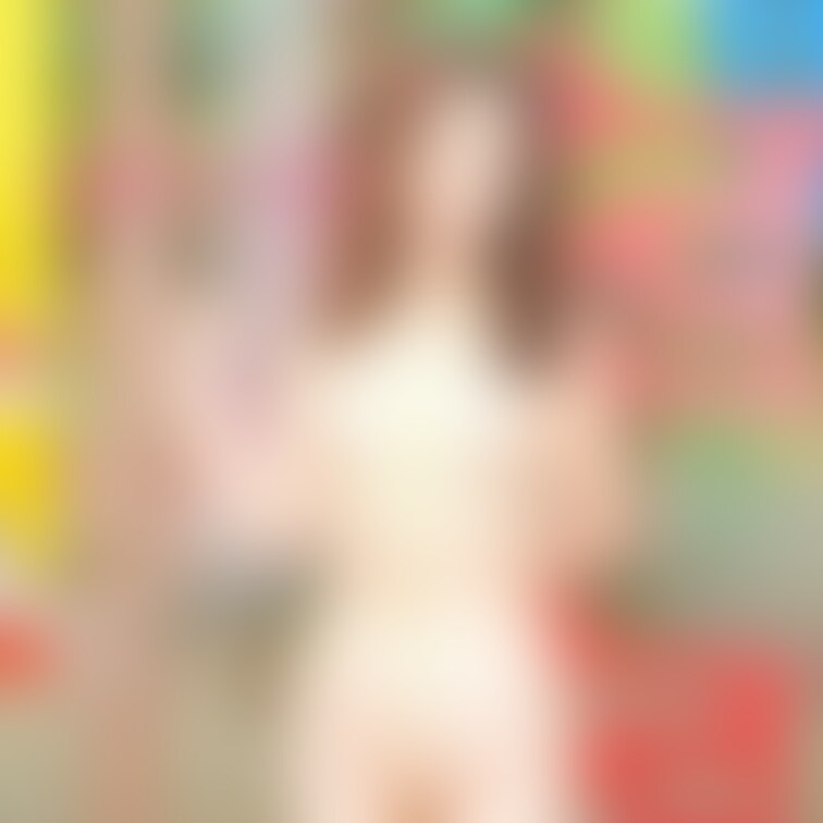 白昼野外露撮シリーズ♪
全裸でゴールドチェーンを付けて、カラフルなジャングルジムで遊んできました😆