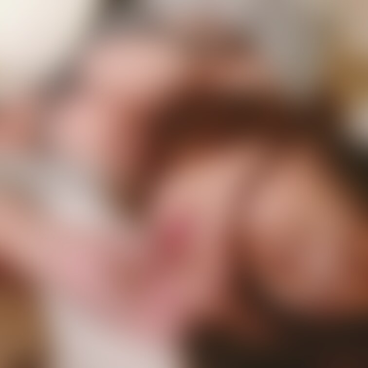 寝る妻。