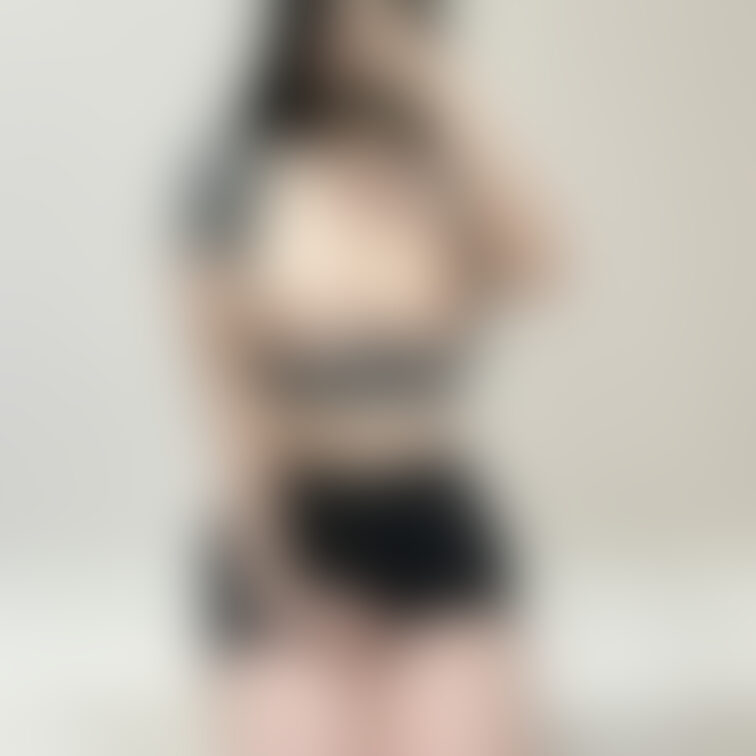 見せちゃうお○○○さん🥰