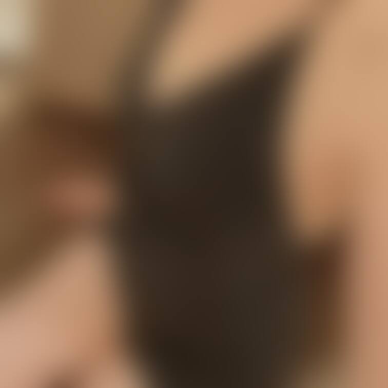 先日の夜の写真。
夫のリクエストで、エロいピチピチミニワンピを着てみました🍒