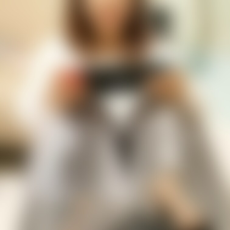 ゲームしてたらパンチラとマンチラ求められて○○○に写真撮らせてしまう変態ママです