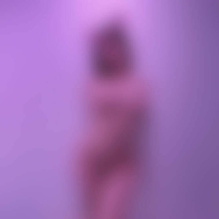 🐮さんコスプレ複数枚Ver.🩷

前、後、お尻を堪能してね🩷🍑😘

どこから見たもちが好き？🤔教えてね🩷