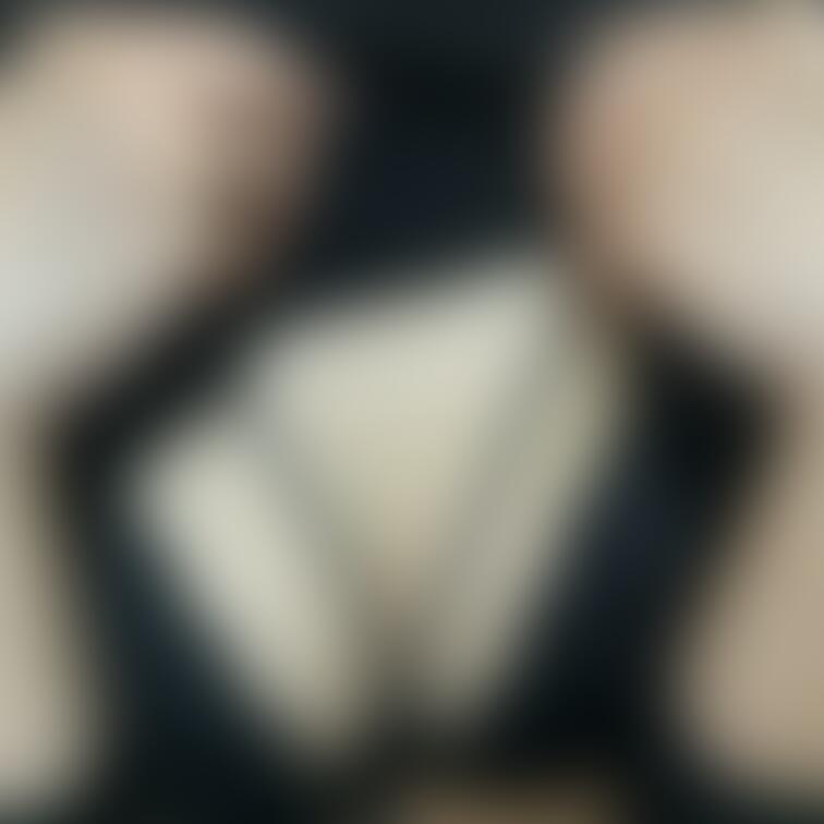 いらっしゃいませ-❤️ご注文はおっぱいですか-?🙋♀️
サイズはCしかございません🙇♀️笑