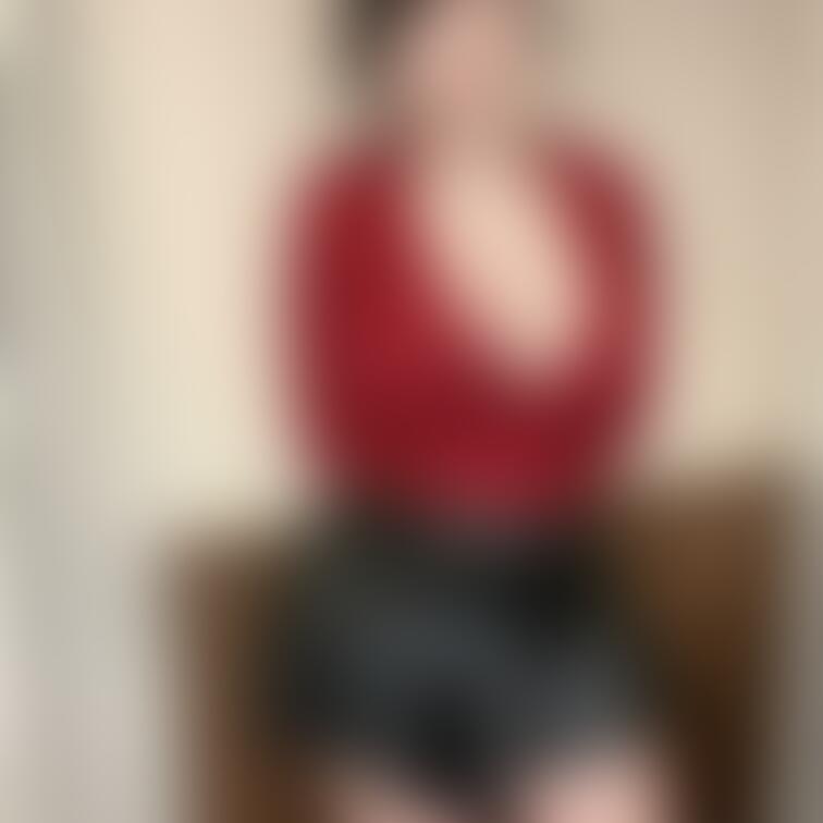 「胸元が大きく開いたリブニットとミニスカート、そしてニーハイブーツ」
胸ポチ有のオリジナル画質
SNS掲載用に修