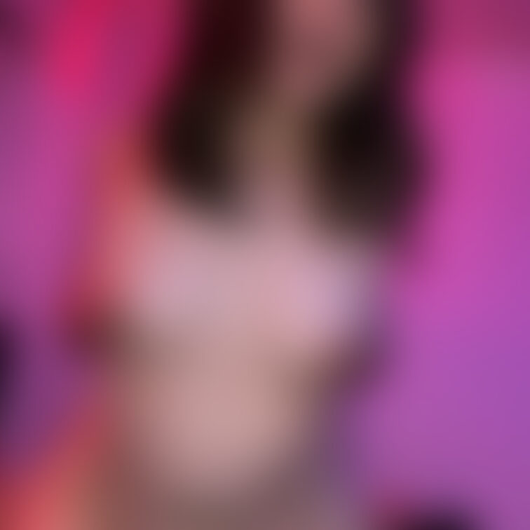 バックからガン突きされてアヘる妻。
でもこの表情が燃えます。
#人妻
#素人
#寝取られ
#NTR
#他人棒
