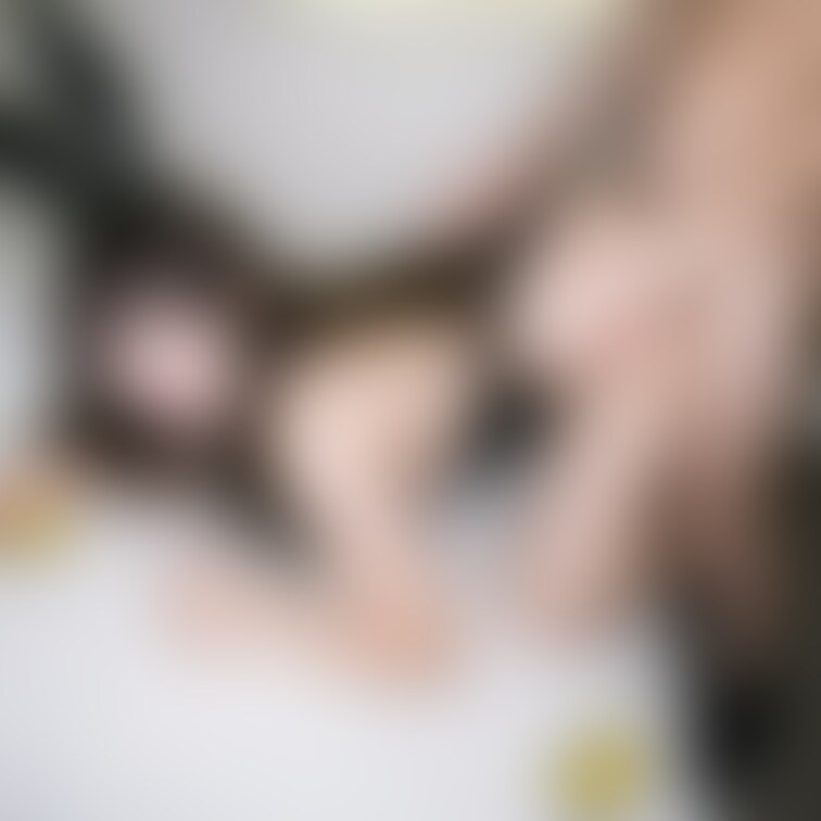 お尻をガッチリ掴んで逃がさずに奥まで突くよ💞
りょ〇こ/25才/どんなプレイもOK/ノリ◎/彼氏持ち