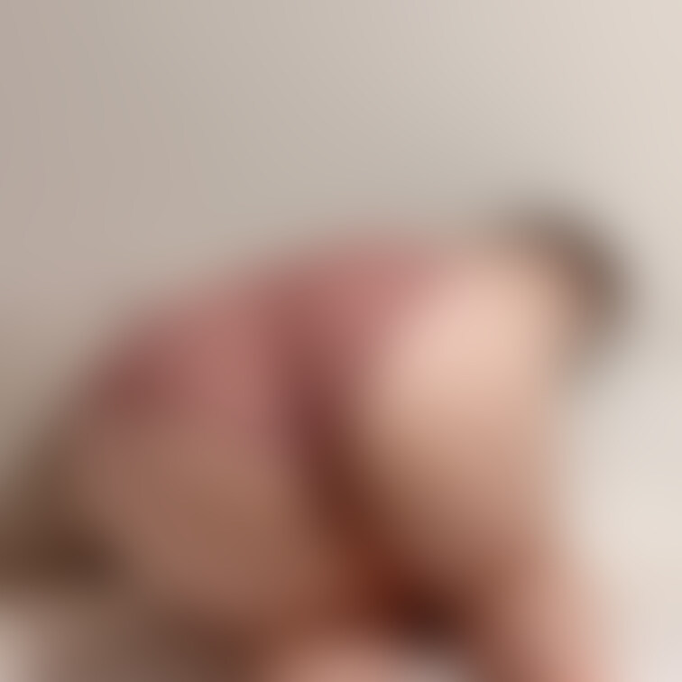 最近お尻にハマってる🥺💕このレースのピンクおパンツ可愛いんだあ