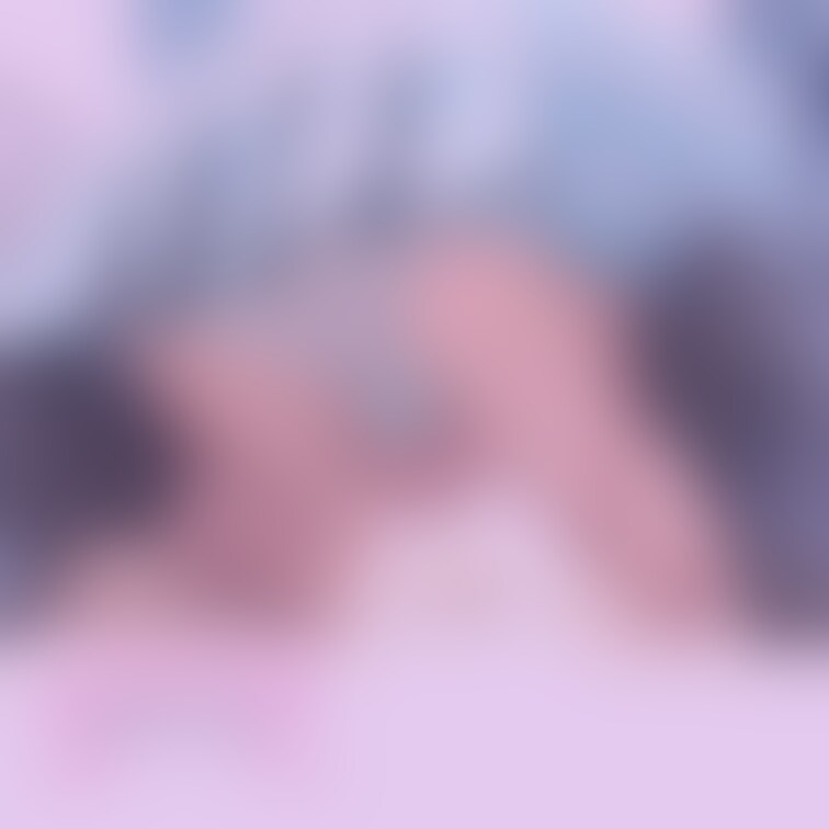 下校中、ムラムラしちゃって帰宅して制服のままおもちゃ使って発散しました🩷