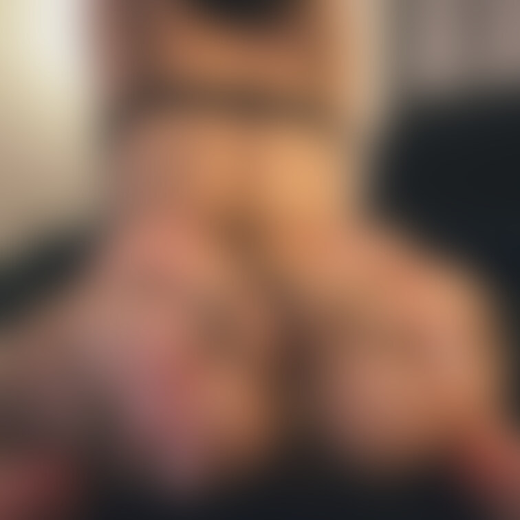 お尻の菱縛り。Raelilblackちゃんのケツ。
コンドームはもちろん全てフェイクよ笑