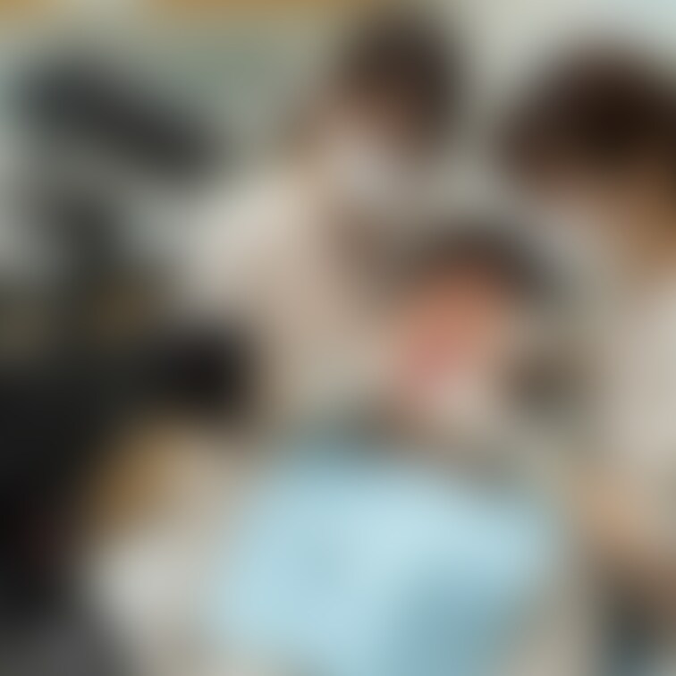 痛いね〜
泣いていいからね〜恥ずかしい姿
みんなに見てもらおうね〜

歯科○○○生配信