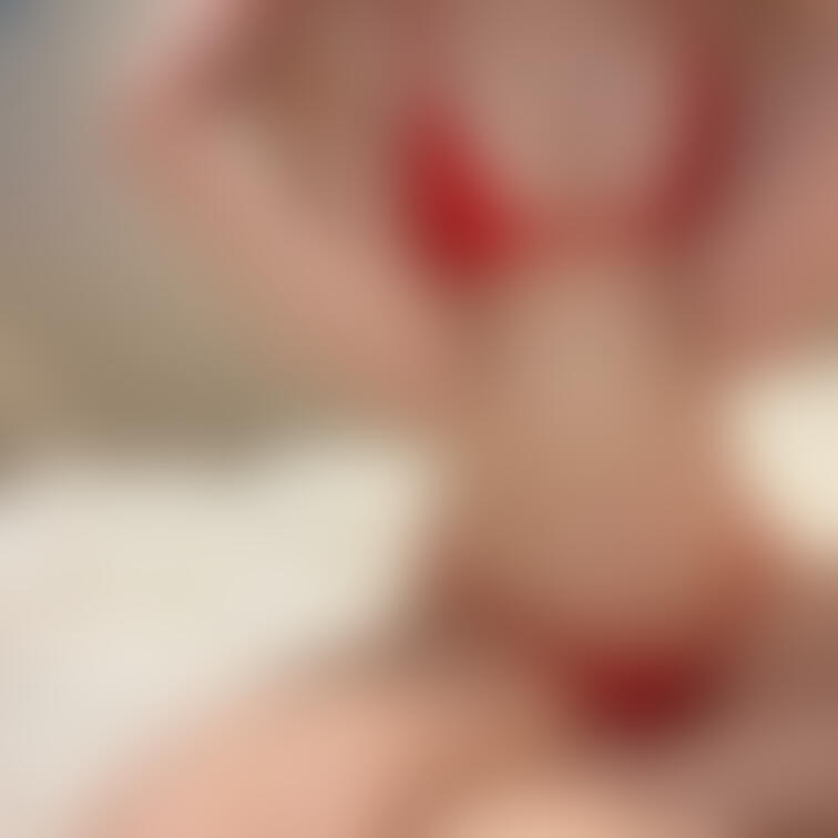 片方だけ乳首勃っちゃってます、、、🥺🥺💓