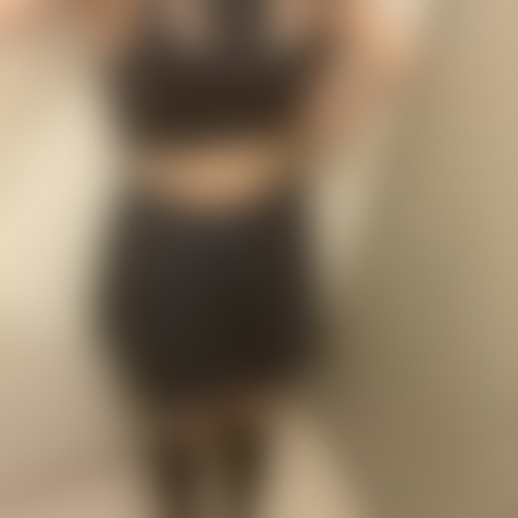 制服裏ピース。

【みみからのお願い💕】 
えっちだと思ってくれた方は 
写真下の♡印をポチッとしてくれると、 
