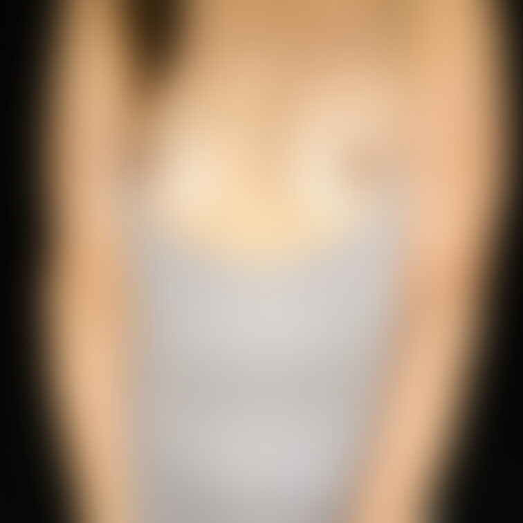 この服どうやって着るのが正解なのか分からないでいます…