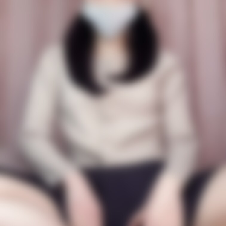 【顔出し】こんばんは💓

今日も私服で元気にオナニー楽しんでます🙈💓

最初乳首触ってたら、、

どんどん下