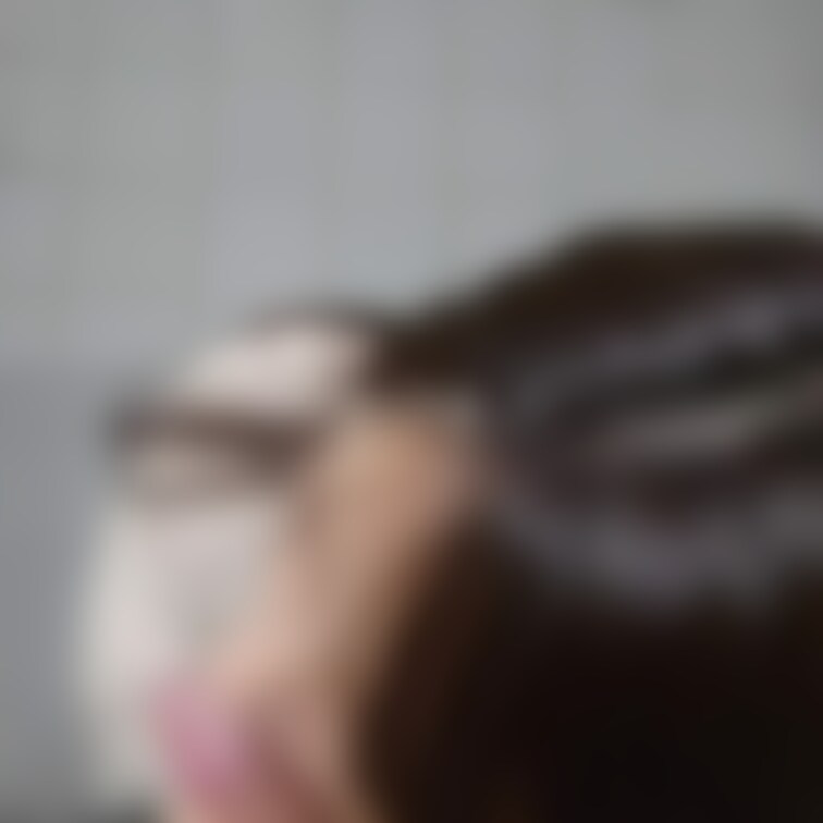 SA多目的トでのフェラ動画です。
ドキドキしながら丁寧に舐めてくれます🙂
ちんちん舐めるだけでびしょびしょに濡れてる