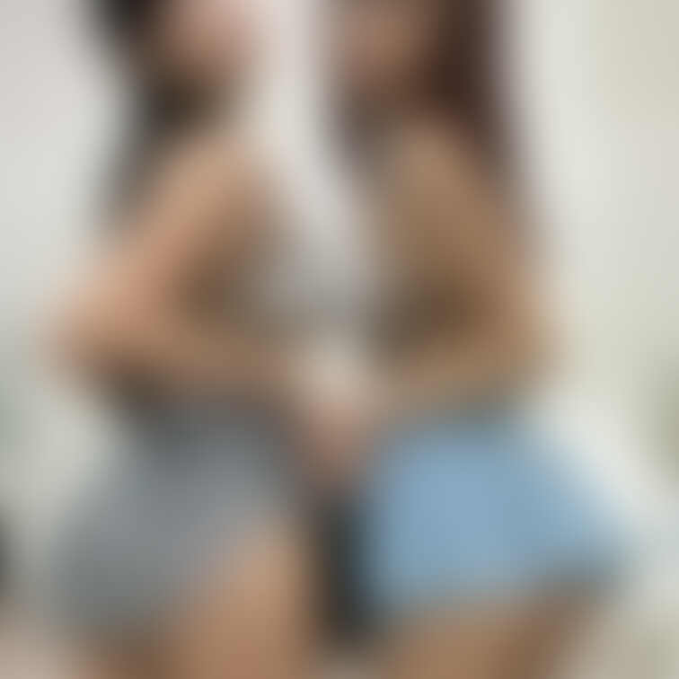 下乳好きですか👅？
Do you like underboob 👅？
你喜欢下胸吗👅？