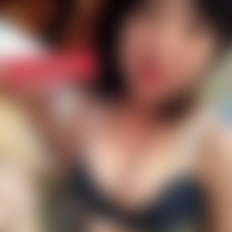 ★○○○★嫁ちゃん乳首チラ

ご無沙汰しております。
ちょっと仕事が忙しくなってしまって滞っておりました！心から申