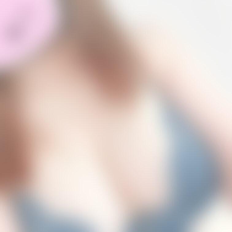 青ブラ(*˘︶˘*).｡.:*ブルベだから青似合うっていわれる♡