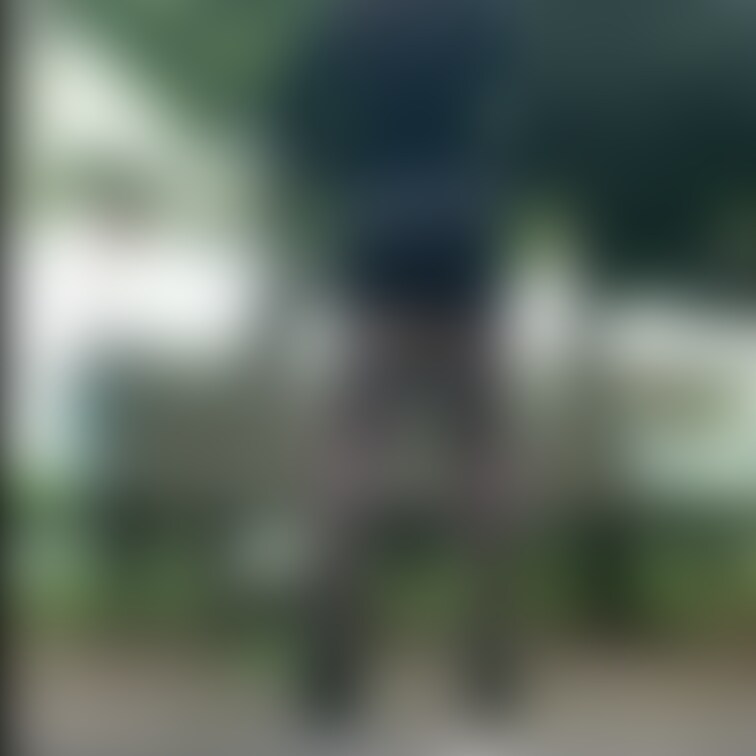 公園で通行人にパンチラ
少し顔出し


Twitter（Remi）
https://mobile.twitte