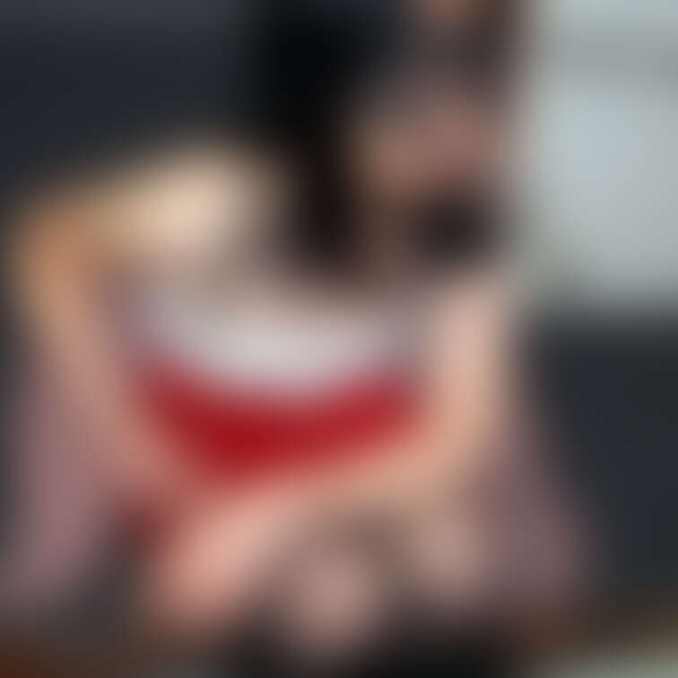 【ミニワンピサンタコスプレ】画像シリーズ
もっと応援プラン限定 画像5枚
マスク付きなので、妻の視線をご覧いただ