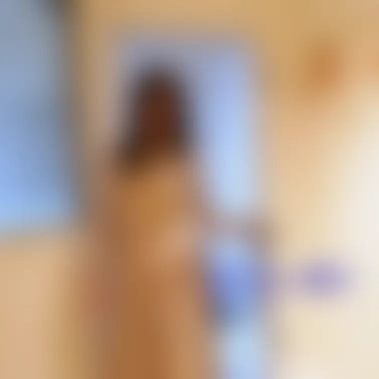 こんな清楚な服着て調教されにやって来る人妻は好きですか?