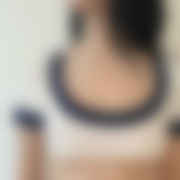 体操服は好きですか?【マイクロ体操服写真集】全3部作。抜けること間違い無いでしょう!だんだん卑猥になって行く妻をご覧くだ