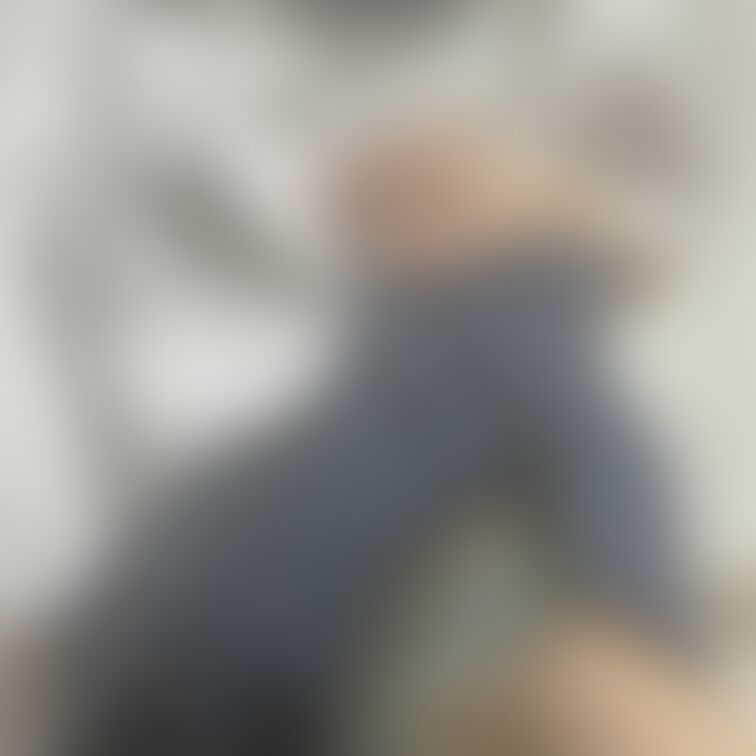 制服えっち…しよ…?
