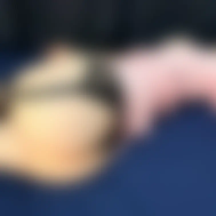 ナースのお尻と乳首どうですか?😘
