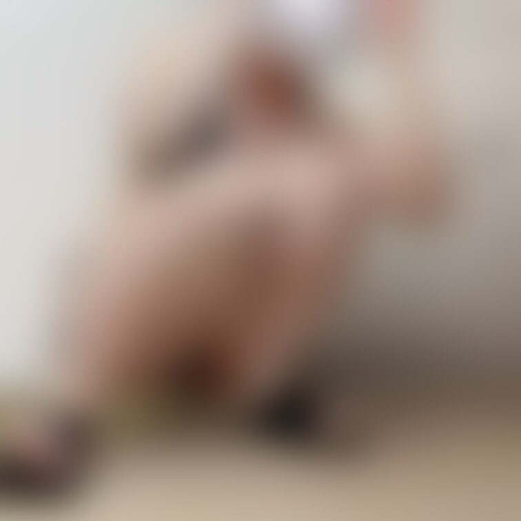 ○○○で海に行った時、不倫相手のためにこっそり撮った写真🤳
お尻が好きなもんだから、たっくさんのお尻アングルが増えまし