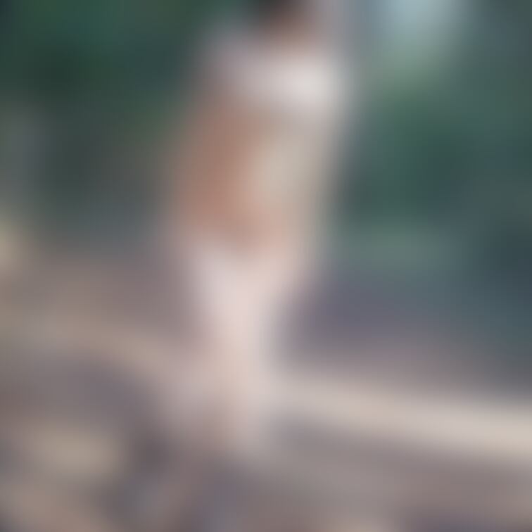 裸になろうと思ったんですけど、人が多過ぎて断念しました🥲でもやっぱり太陽光好きだから昼間沢山撮りたいなぁ🥰❤️