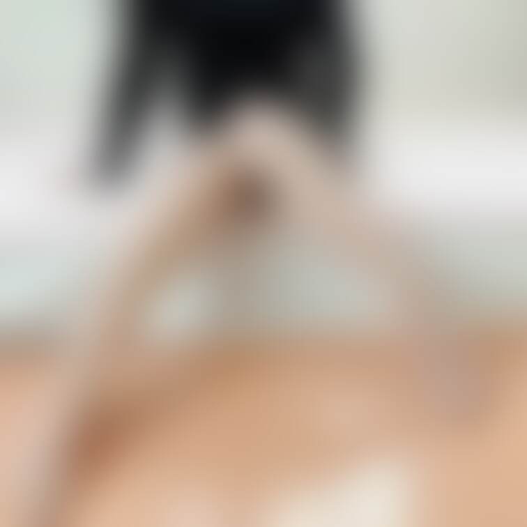 ニットワンピのパンチラおきゅいん！
今夜はナチュスト