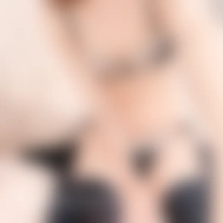 黒ニーハイ♡
脱ぎ脱ぎ動画やしみしみおぱんちゅもあるから探してみてね🫶