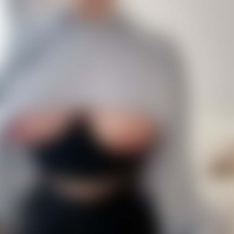 トレーニング用に買ったものの着てみたらエロくて、興奮しちゃってぱしゃぱしゃ撮っちゃった写真

乳首がすごいことになっ