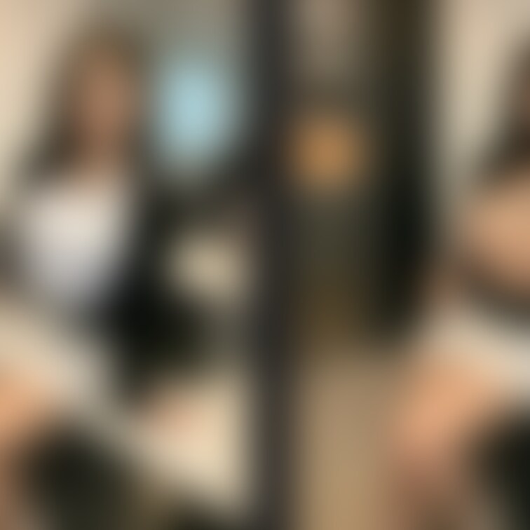 着衣と脱衣を並べた画像です。画像№879