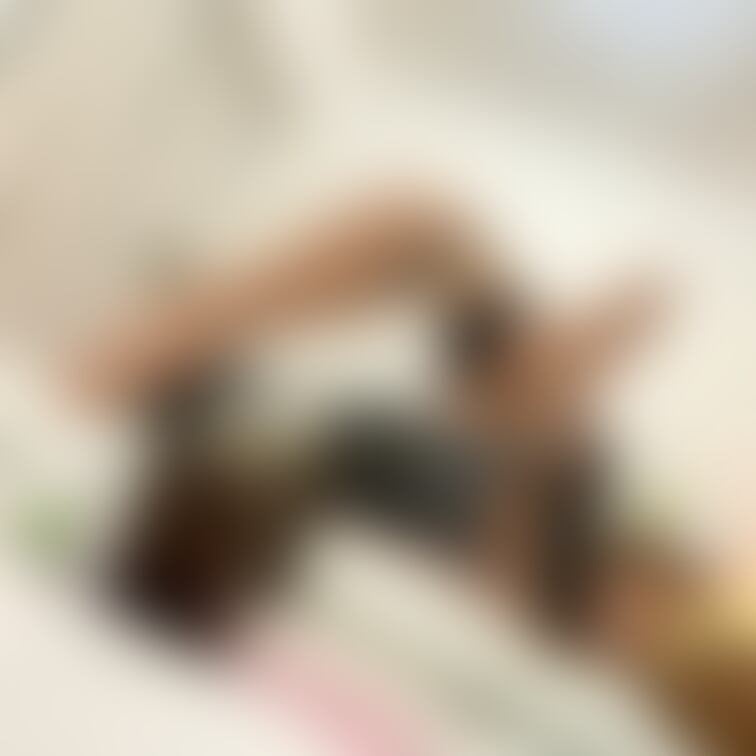 ストレッチ中のえまです❣️
下着姿でメンエス休憩の合間に運動してるよ❣️
足パカーン❣️おっぱいぽろーーーん!