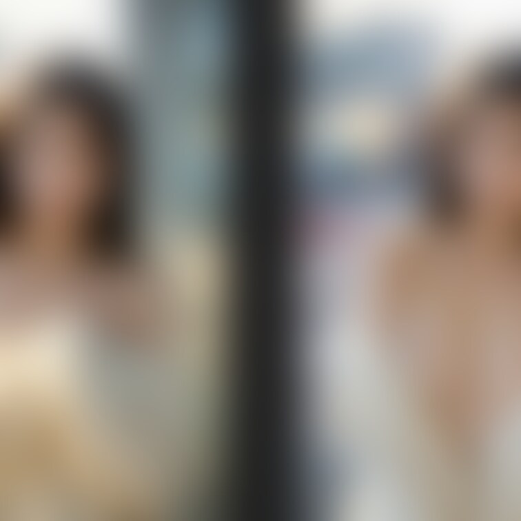 着衣と脱衣を並べた画像です。画像№478